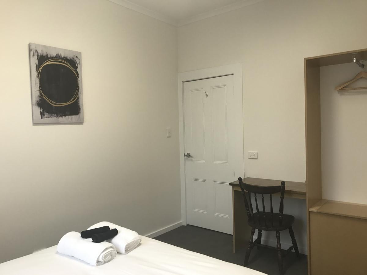Okeefes Hotel Backpackers Launceston Bagian luar foto