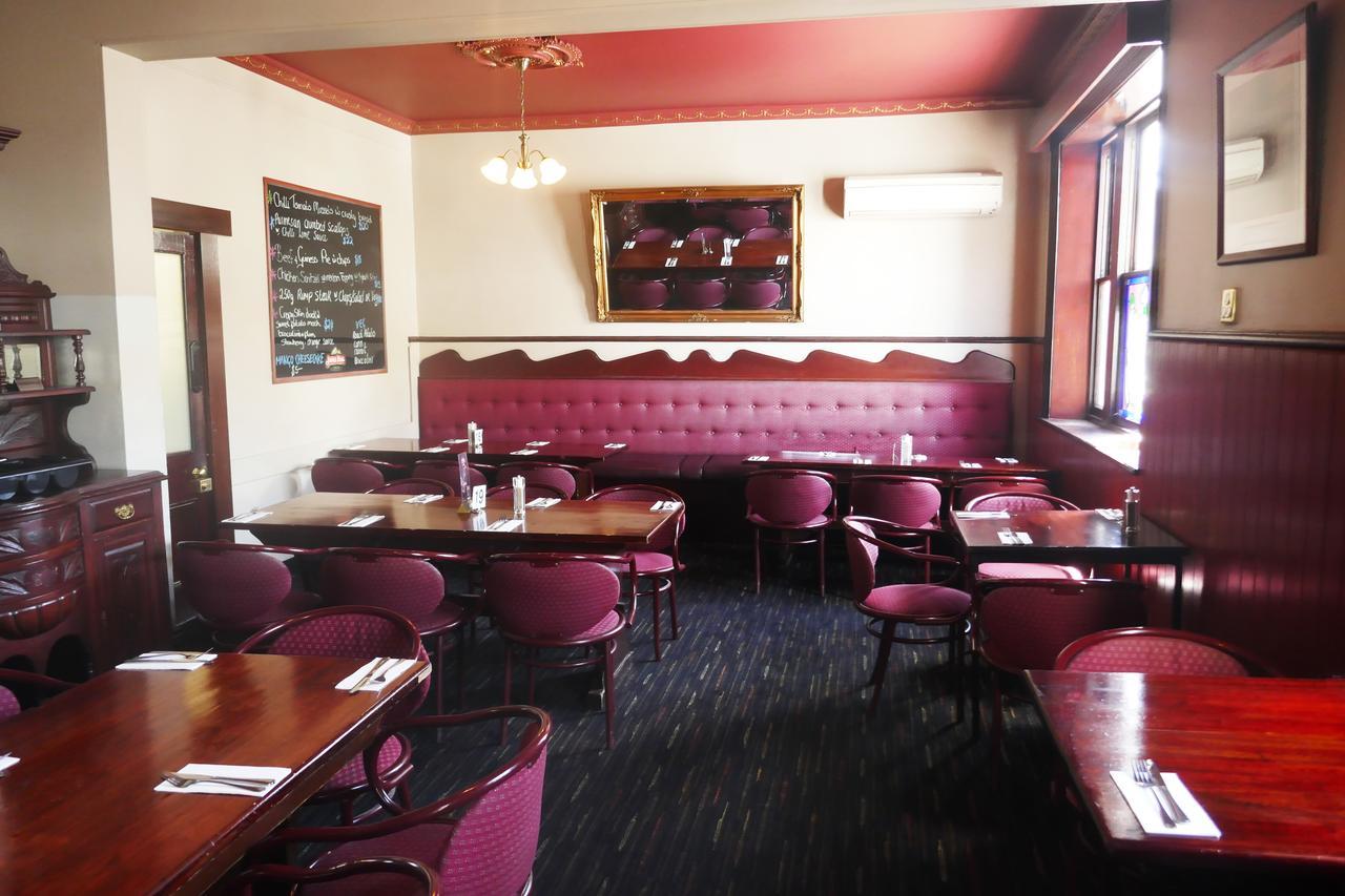 Okeefes Hotel Backpackers Launceston Bagian luar foto